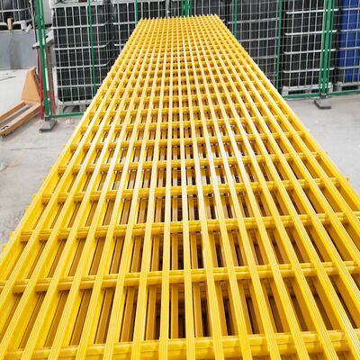 FRP grating by pultrusion process with anti-slippery cover, could be used as aisles or pavement in chemical site or other construction site, easy to install and corrosion-resistant