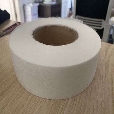 Synthetisches Abdeckband 30 g/m2–40 mm auf verstärkte Laminatoberfläche