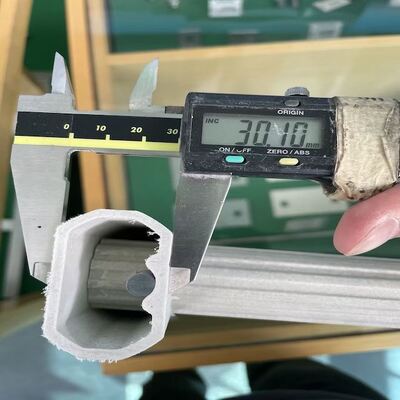 Pultrurierte FRP-Profile mit unregelmäßiger Form, leichter Konstruktion, hoher Festigkeit und hervorragenden Korrosionsbeständigkeiten