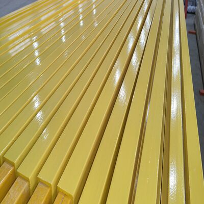 FRP-Rechteckrohr durch Pultrusionsverfahren, wobei die Oberfläche mit einer bestimmten Farbe geputzt wird, um eine sehr hohe Nachfrage nach Oberflächenglatheit und gutem Aussehen zu erreichen